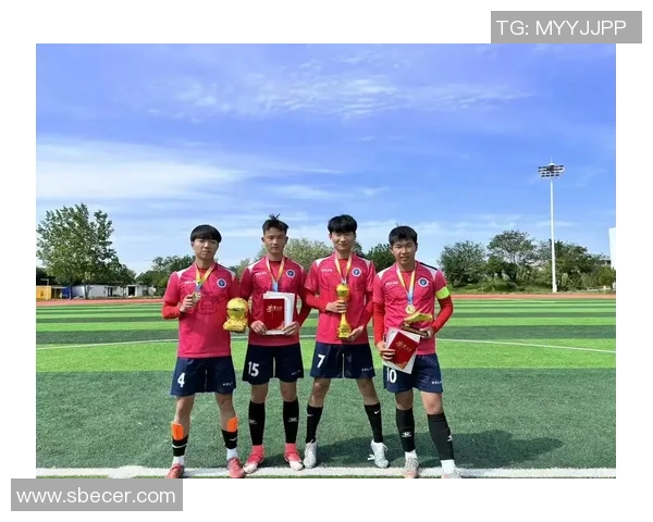 足球技巧大师挑战极限 盘点挑球过顶的传奇球星